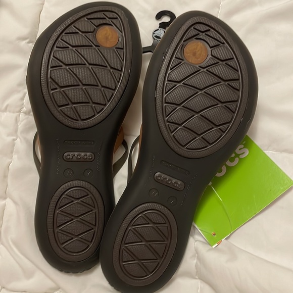 RARE SOLD OUT NWT CROCS HUARACHE WOMENS 7 BRONZE ESPRESSO SANDALS FLIP FLOPS - Picture 5 of 5